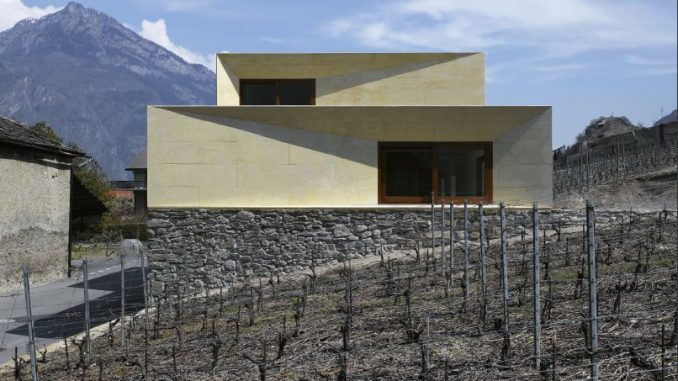 Maison Familiale Charrat 1