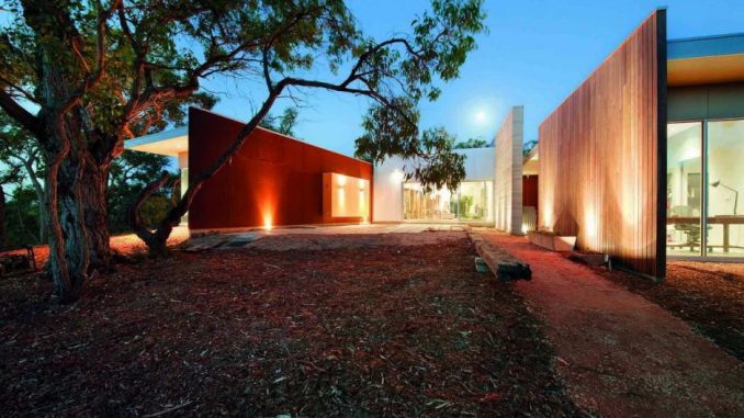 Hinterland House 4