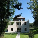 Дом с одним фасадом в Италии