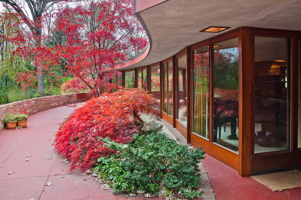 Дом Кеннет Лоран (Kenneth Laurent House)