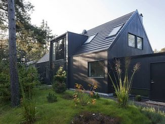 Современный дом с мезонином в Швеции
