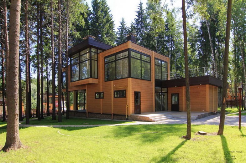 Деревянный дом в России