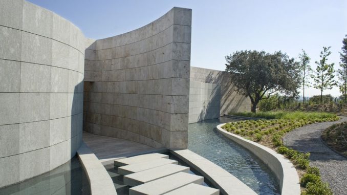 House in La Finca 17 Каменная вилла в Испании