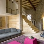 Интерьер каменного дома в Испании