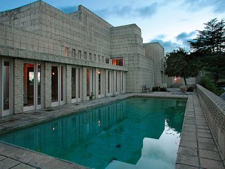 Дом Чарлза Энниса (Charles Ennis House) в США от Фрэнка Ллойда Райта (Frank Lloyd Wright).