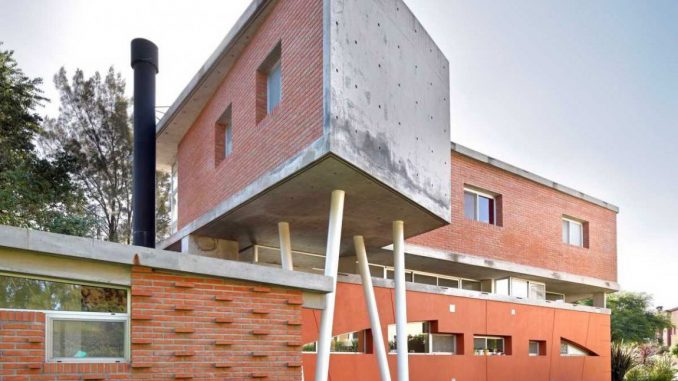 Дом из бетона и кирпича в Аргентине