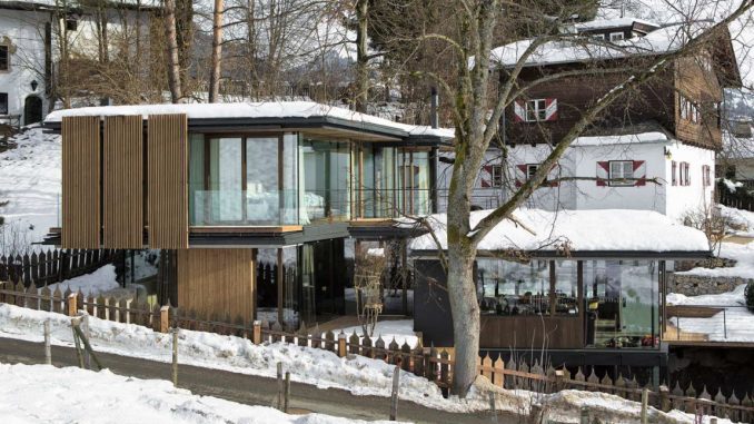 Дом из дерева, бетона и стекла в Австрии