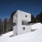Дом-башня на склоне в Австрии