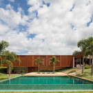 Резиденция МДТ (Residencia MDT) в Бразилии от Jacobsen Arquitetura.