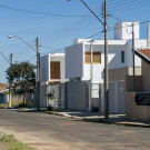 Дома AV (AV Houses) в Бразилии от Corsi Hirano Arquitetos.