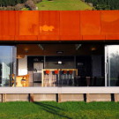 Дом Радмана Брауна (Radman Brown House) в Новой Зеландии от Guy Herschell Architects.