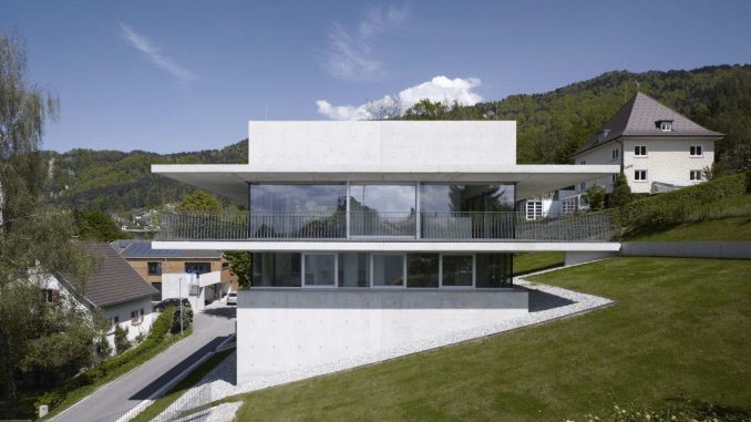 Дом у озера (House by the Lake) в Австрии от Marte.Marte Architekten ZT GmbH.