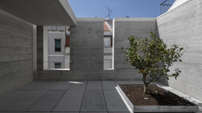 Таунхаус в Португалии (Townhouse in Lisbon) в Португалии от ARX Portugal Arquitectos.