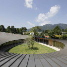 Вилла в Сенгокубара (Villa at Sengokubara) в Японии от Shigeru Ban Architects.