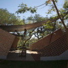 Дом "Гамак" (Casa Hamaca) в Парагвае от +Laboratorio de Arquitectura.