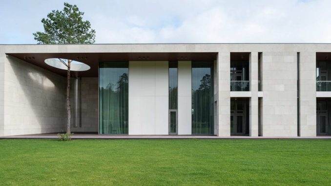 Дом в посёлке Жуковка (House in Zhukovka) в России от Юлия Борисова. Дом в посёлке Жуковка (House in Zhukovka) в России от Юлия Борисова.
