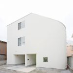 Дом в Накамегуро (House in Nakameguro) в Япония от LEVEL Architects.