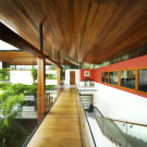 Дом "Ива" (The Willow House) в Сингапуре от Guz Architects.