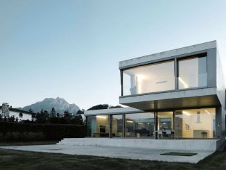Дом с видом на озеро в Швейцарии