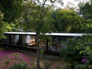 Стеклянный дом в Бразилии