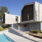 Индивидуальный дом (Individual House) во Франции от N+B Architectes.