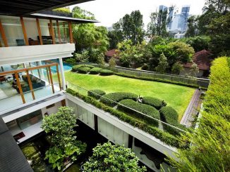 Городской дом с садом в Сингапуре