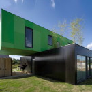 Экологичный дом из контейнеров (Eco-Friendly Crossbox House) во Франции от Clement Gillet Architectes.