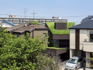 Дом с зелёной крышей в Японии