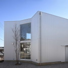 Дом в Касива (House in Kashiwa) в Японии от Yamazaki Kentaro Design Workshop.