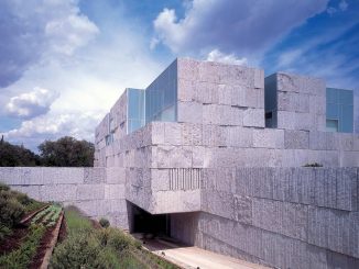 Каменный дом в Испании