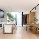 Дом на Fairbairn Road в Австралии от Inglis Architects.