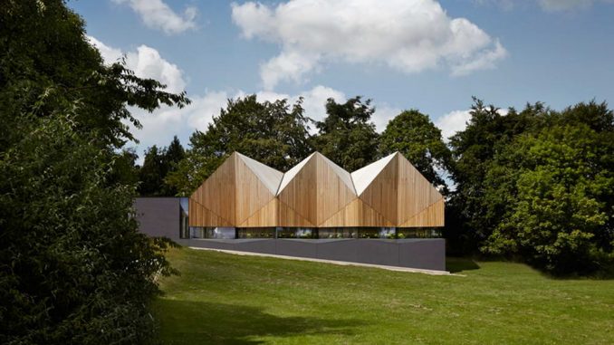 Плавательный бассейн (Swimming Pool) в Англии от Duggan Morris Architects.