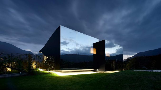 Mirror Houses 1