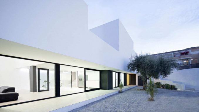Single Family House with Garden 10