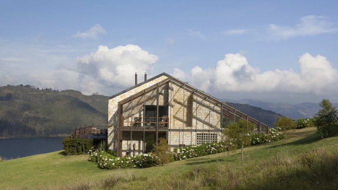 Дом у озера (House on the Lake) в Колумбии от De La Carrera – Cavanzo Arquitectura. Дом у озера (House on the Lake) в Колумбии от De La Carrera – Cavanzo Arquitectura.
