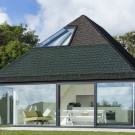 Резиновый дом (Rubber Holiday Home) в Голландии от Benthem Crouwel Architects.