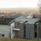 Дом в альпийских предгорьях (Alpine Foothills House) в Италии от deamicisarchitetti.