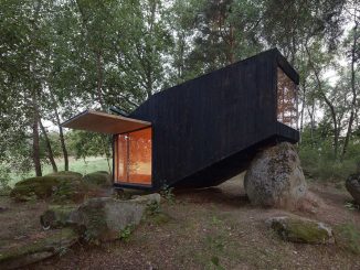 Лесной домик для отдыха (Forest Retreat) в Чехии от Uhlik Architekti.