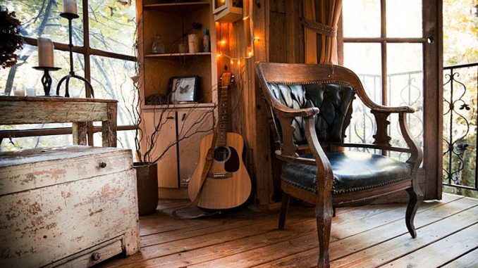 Secluded Intown Treehouse 6