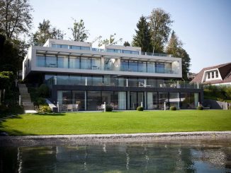 Дом у озера в Австрии