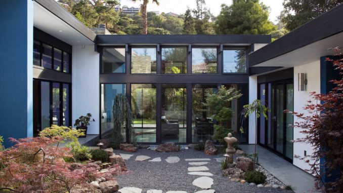 Современный дом с атриумом (Modern Atrium House) в США от Klopf Architecture. Современный дом с атриумом (Modern Atrium House) в США от Klopf Architecture.