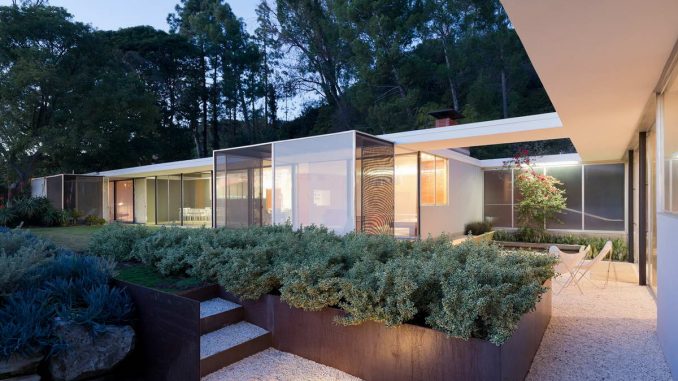 Дом-студия Юлиуса Шульмана (Julius Shulman Home and Studio) в США от Raphael Soriano и O'Herlihy Architects.