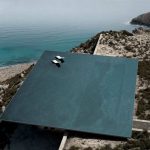 Дом с бассейном на крыше в Греции