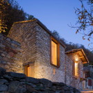 Каменный дом в горах (Mountain Stone House) в Италии от Vudafieri Saverino Partners.