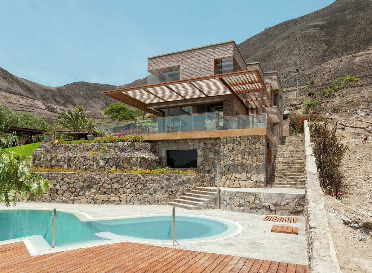 Дом на склоне в Перу