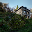 Каменный альпийский дом в Италии