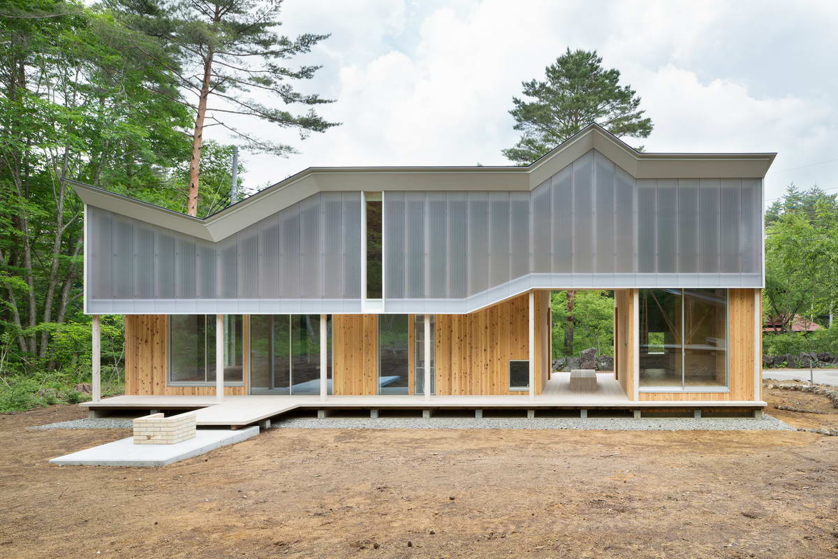 Дом с крышей-навесом (Shed Roof House) в Японии от Hiroki Tominaga-Atelier.