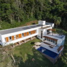 Дом на склоне в Бразилии
