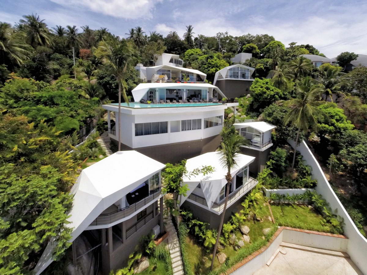 Дом на склоне у океана в Таиланде