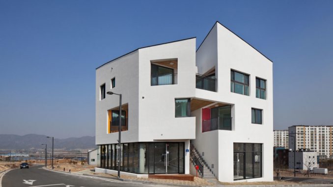 Дом с тремя квартирами в Корее